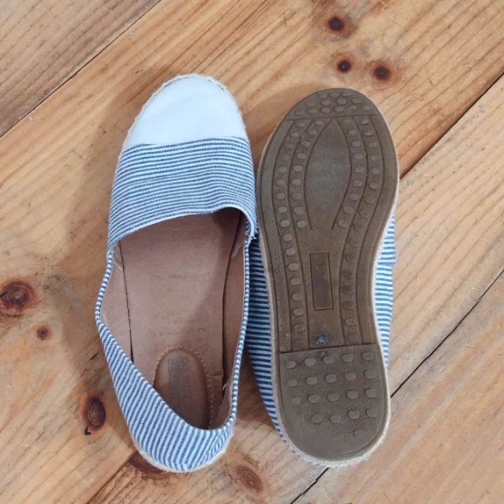 Adam Tucker by Me Too Blue Striped Leather Espadrille Flats Size 8.5